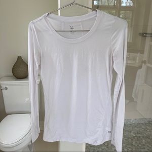 Gap fit long sleeve white activewear top